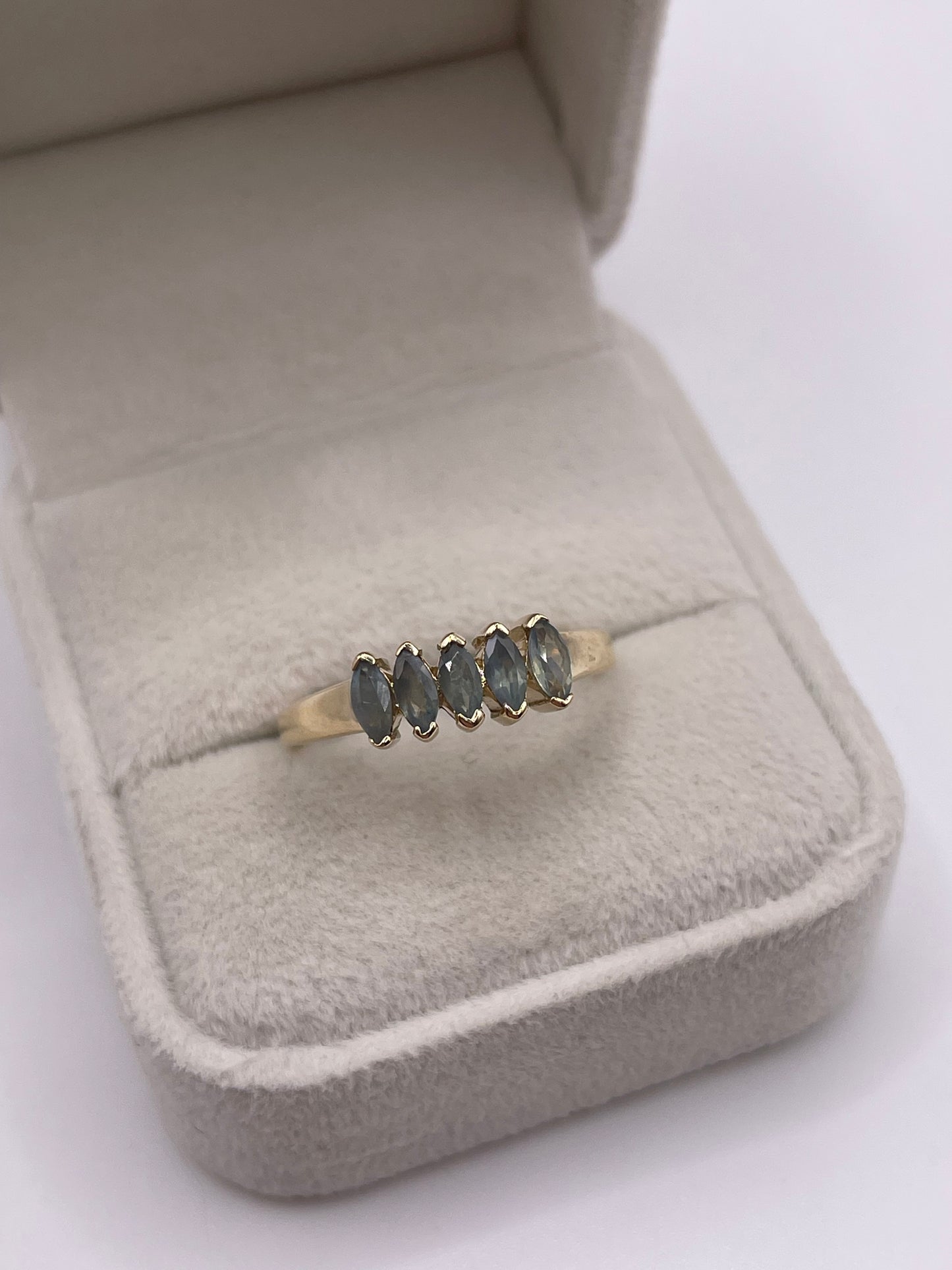 9ct gold alexandrite ring