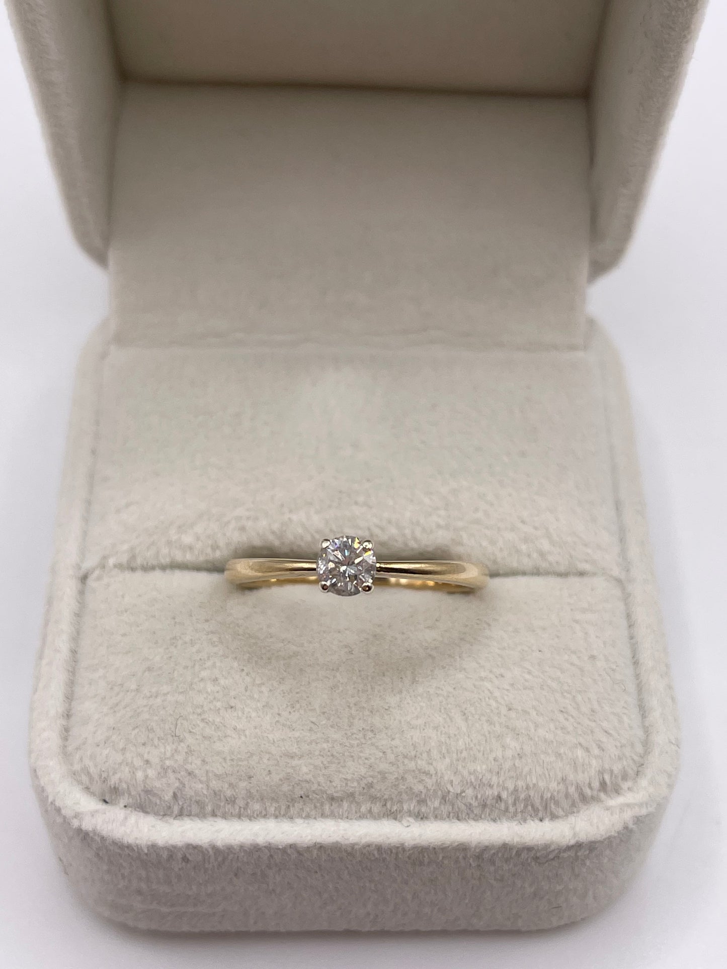 9ct gold 25 point diamond ring