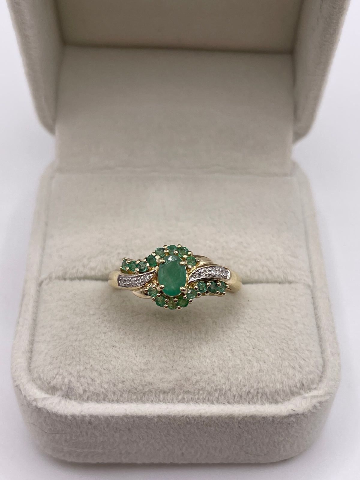 9ct gold emerald and diamond ring