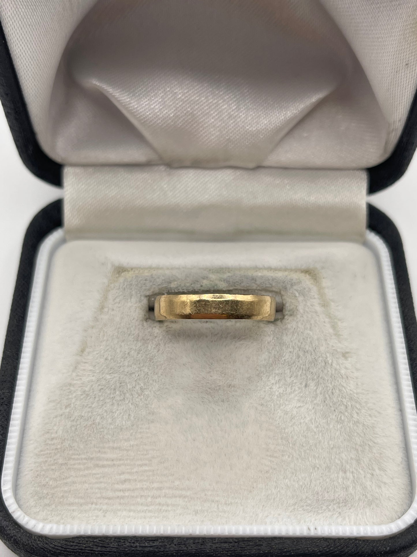 9ct gold band