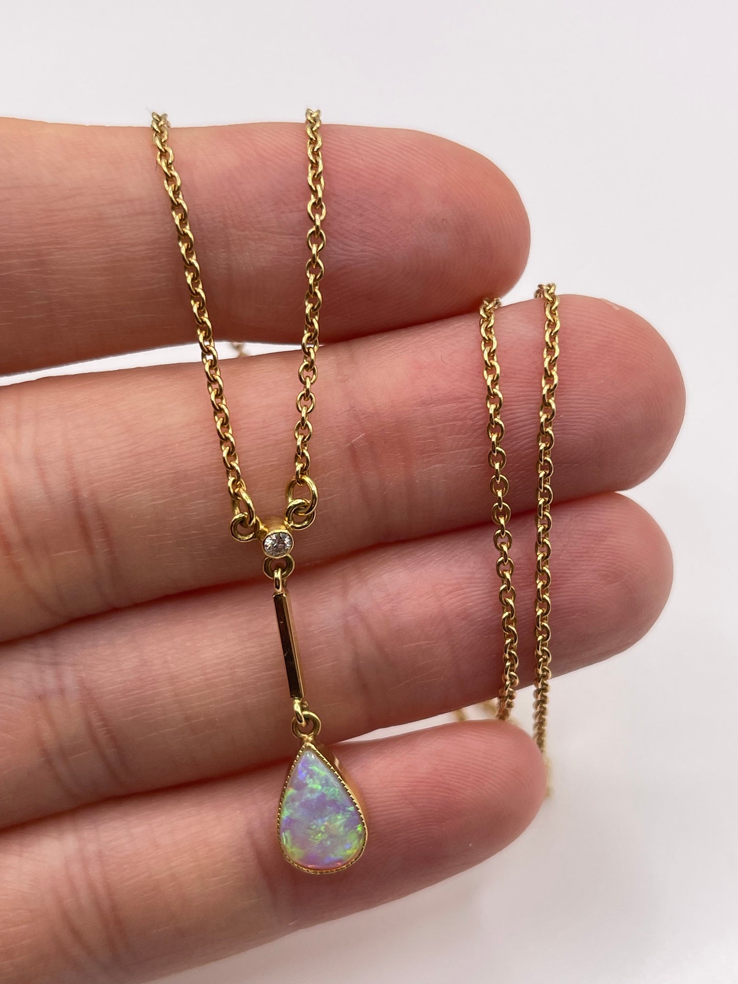 18ct gold opal and diamond necklace