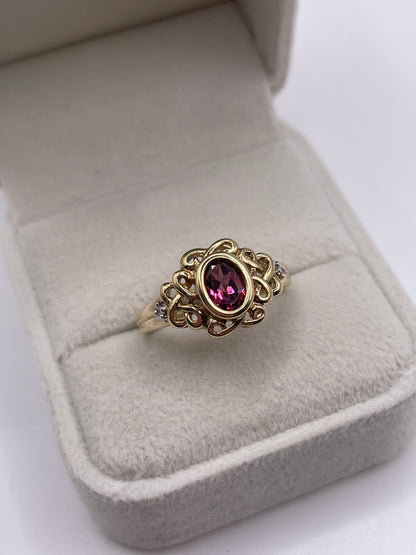 9ct gold garnet and diamond ring