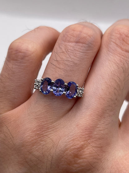 9ct white gold tanzanite and zircon ring