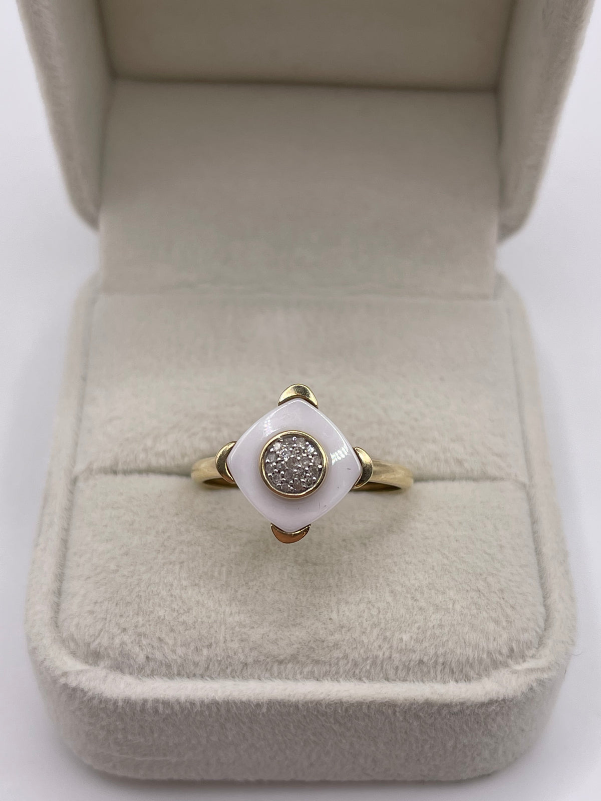 9ct gold ceramic and diamond ring