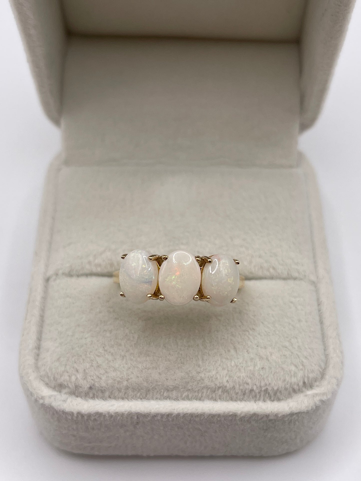 9ct gold opal ring