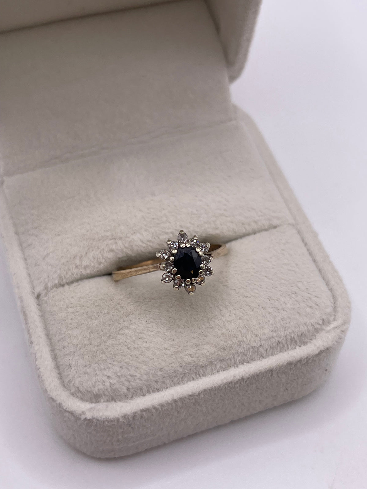 9ct gold sapphire and diamond ring