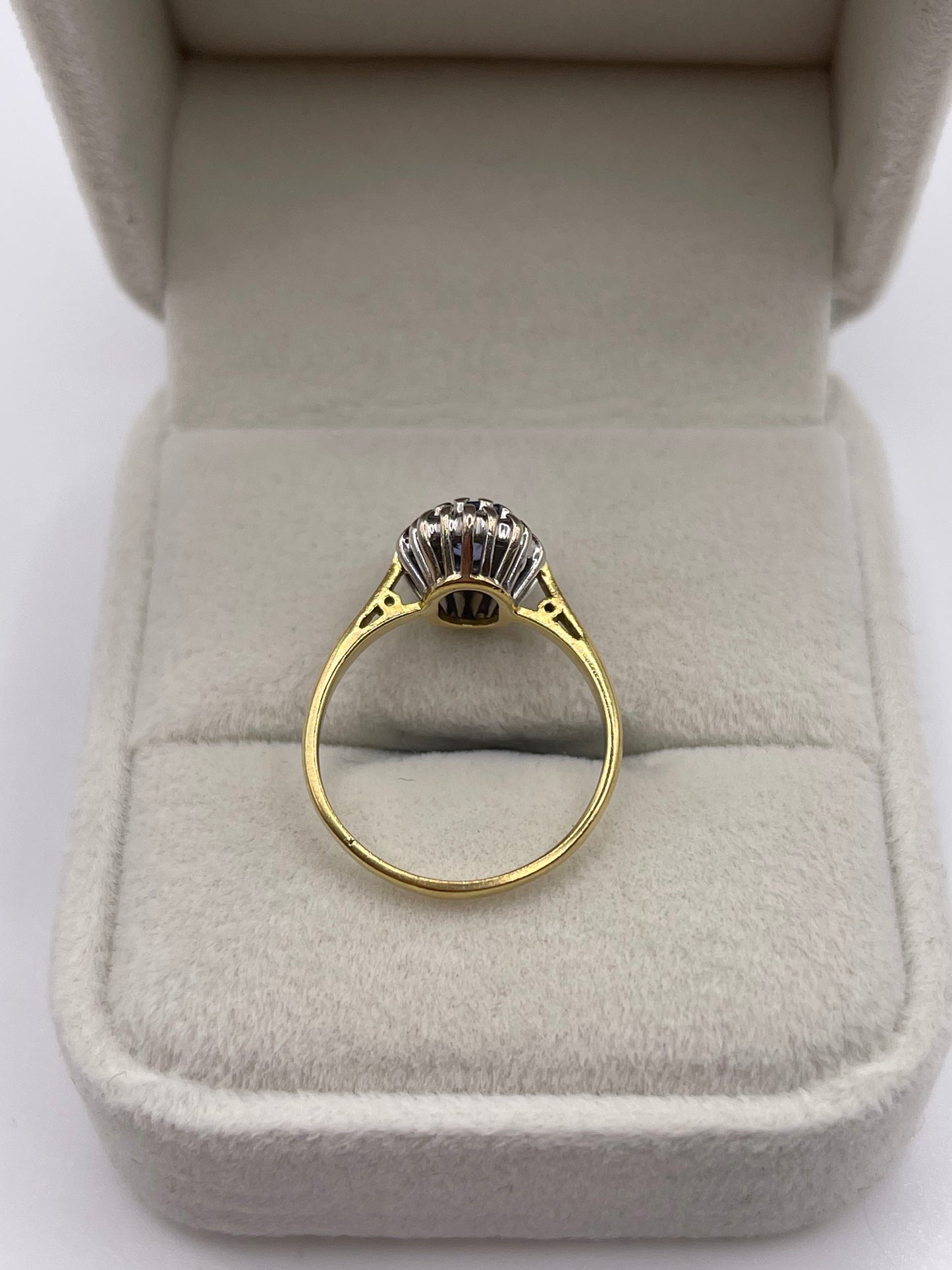 18ct gold sapphire and diamond ring