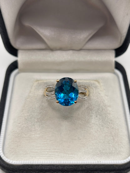 9ct gold topaz and zircon ring