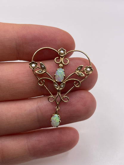 9ct gold opal and pearl pendant