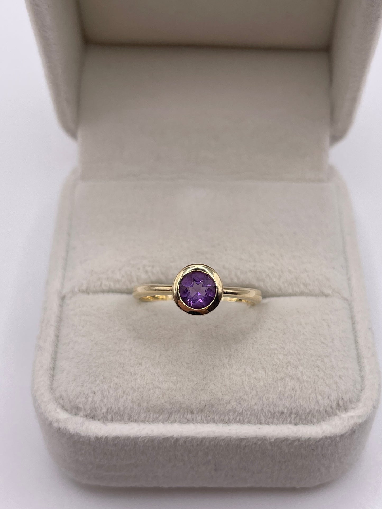 9ct gold amethyst ring