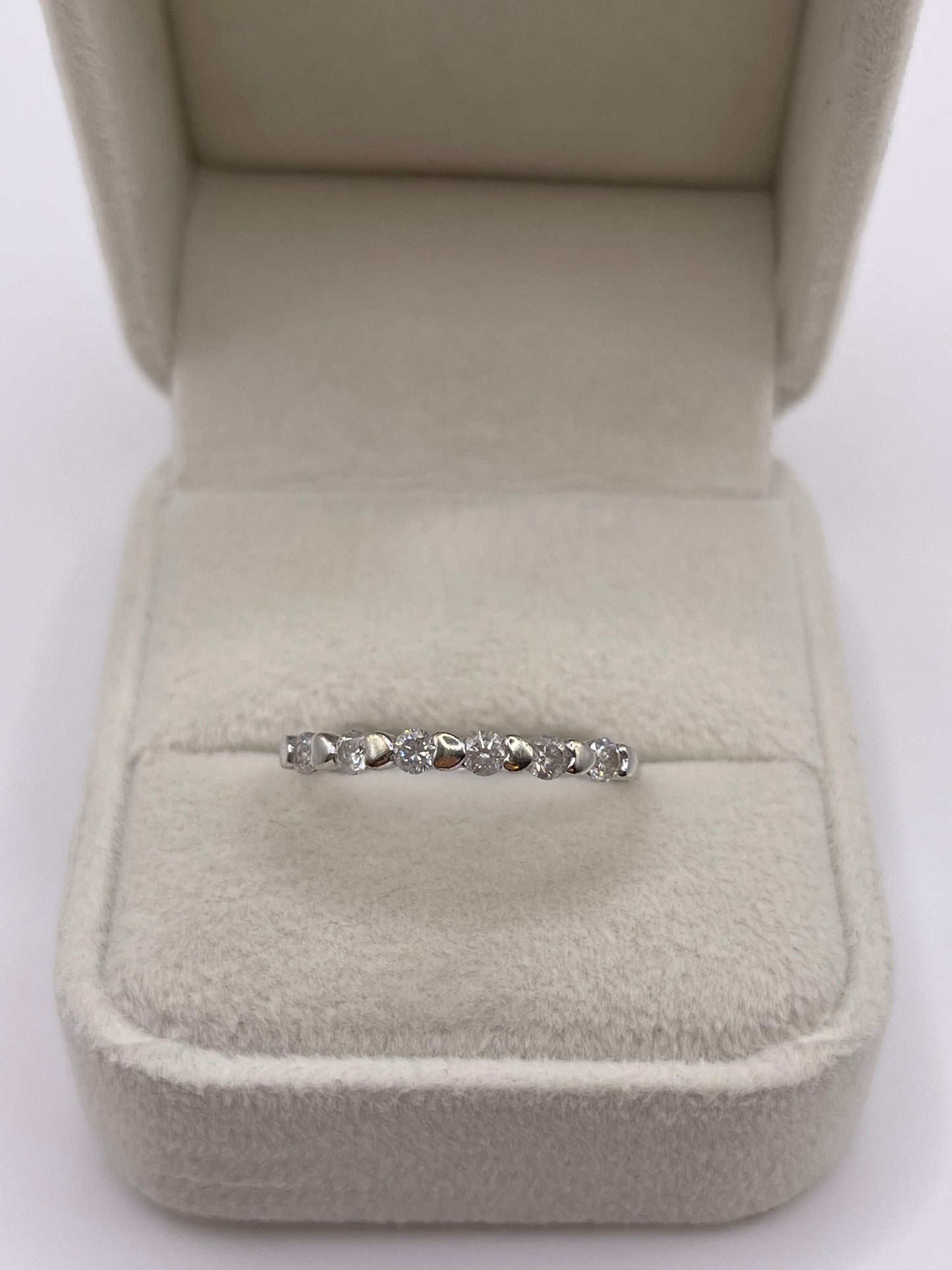 9ct white gold diamond ring