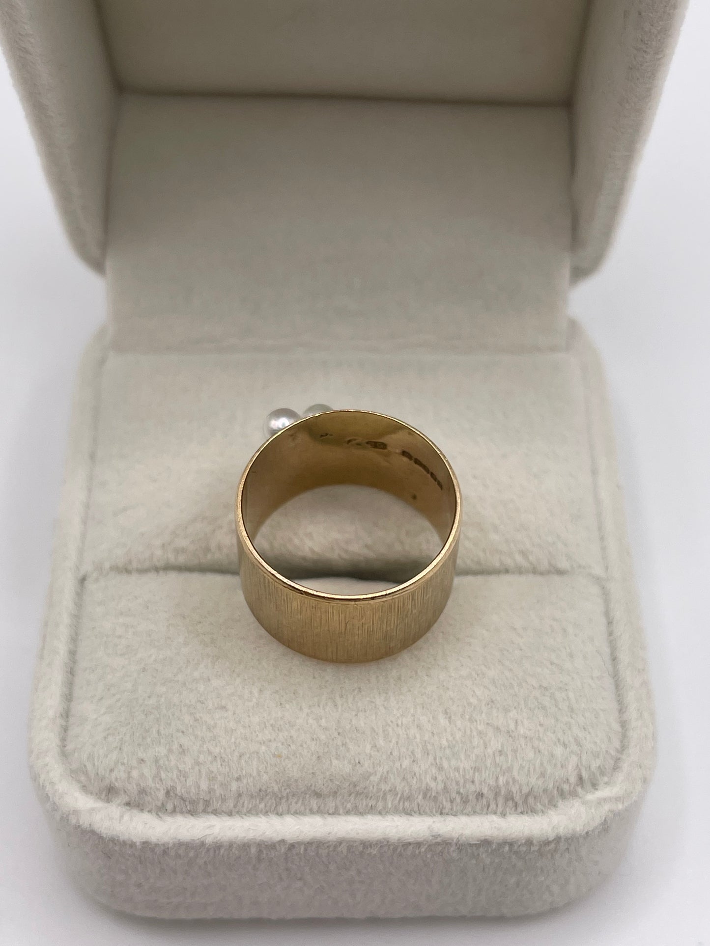 9ct gold pearl ring