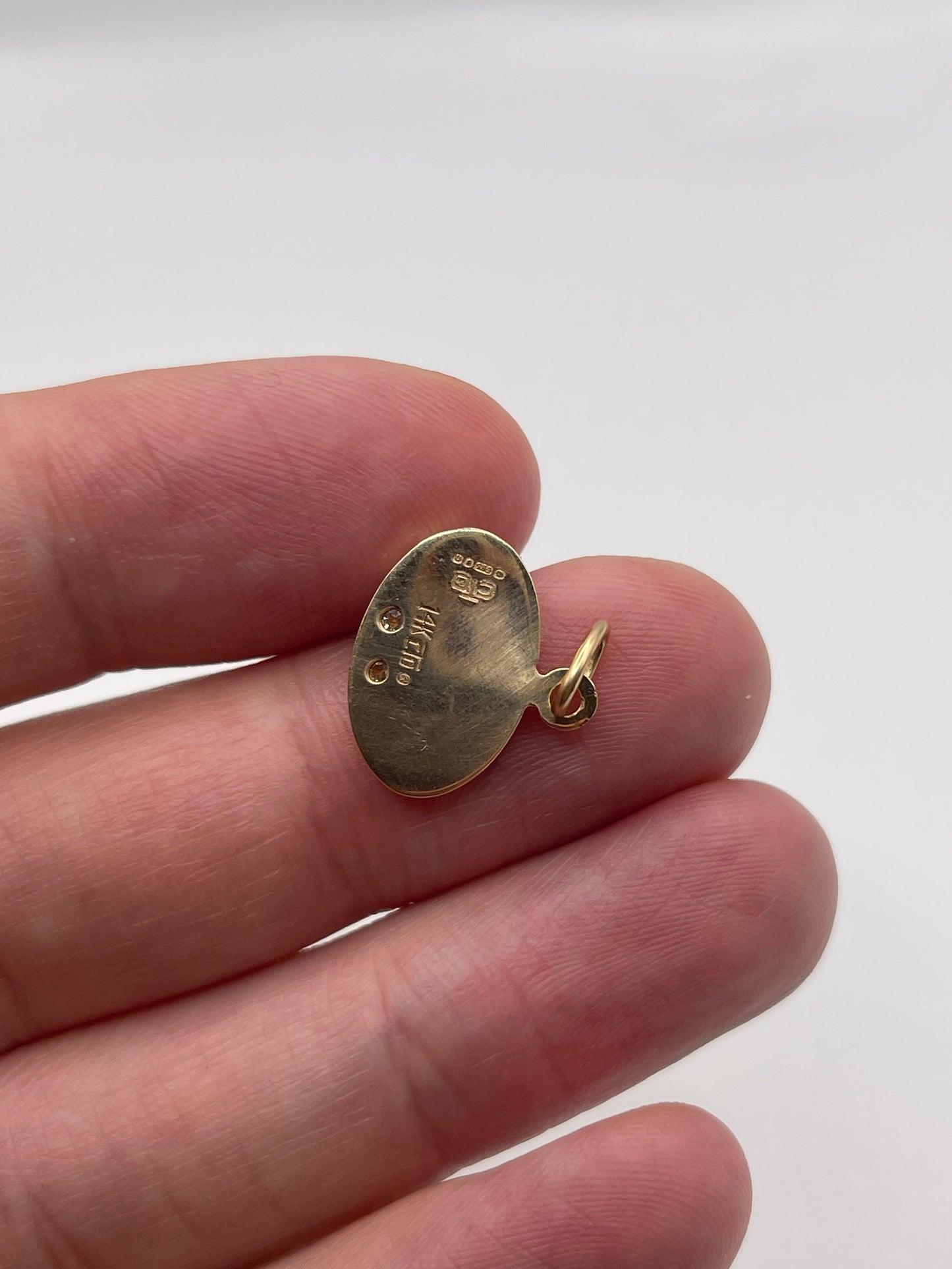 14ct gold diamond pendant
