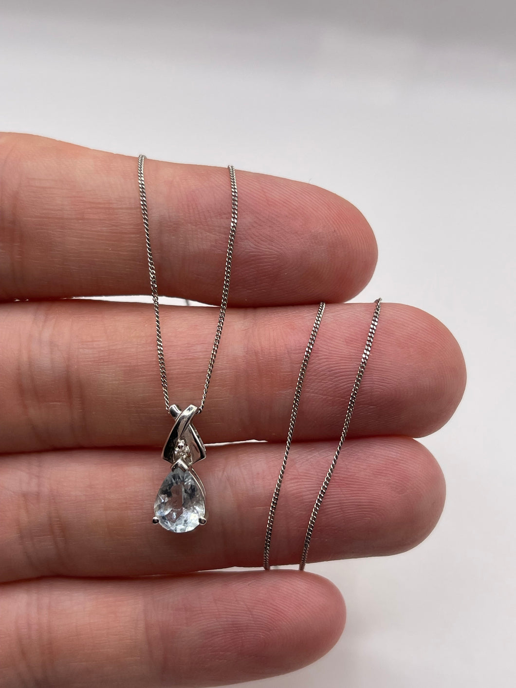 9ct white gold aquamarine and diamond necklace