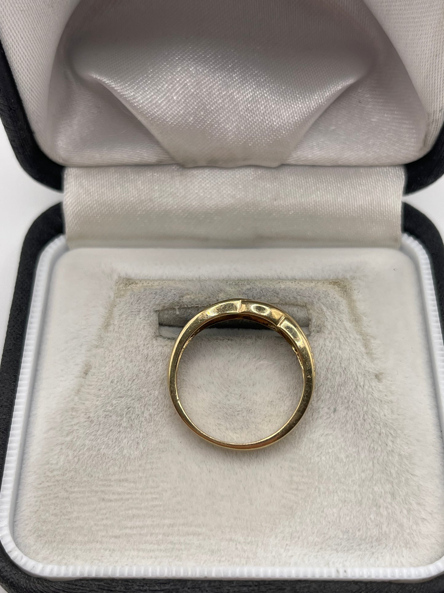 9ct gold diamond ring