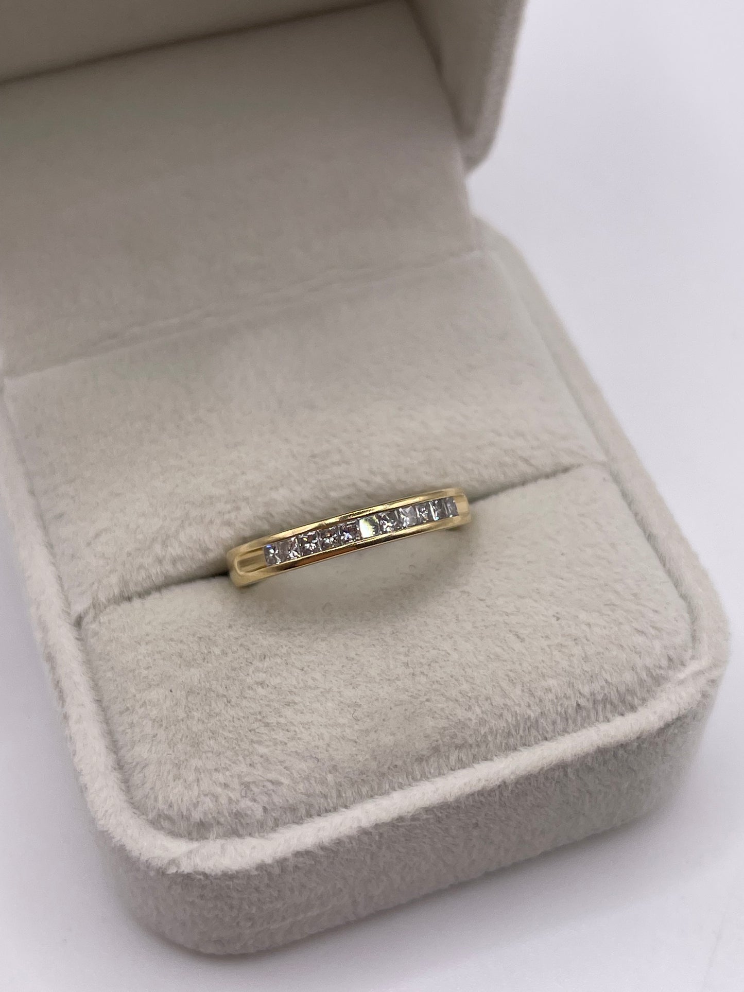 18ct gold diamond ring
