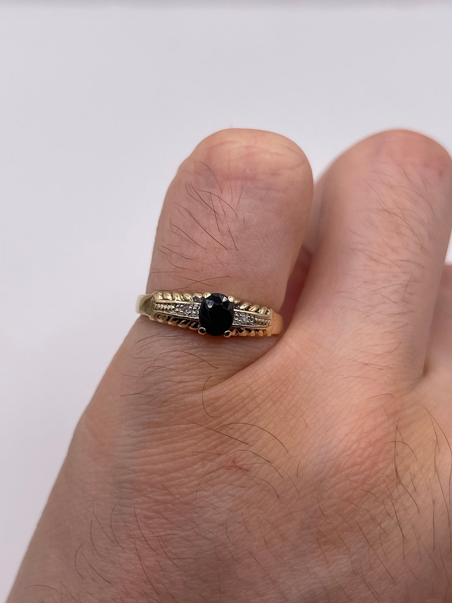 9ct gold sapphire and diamond ring
