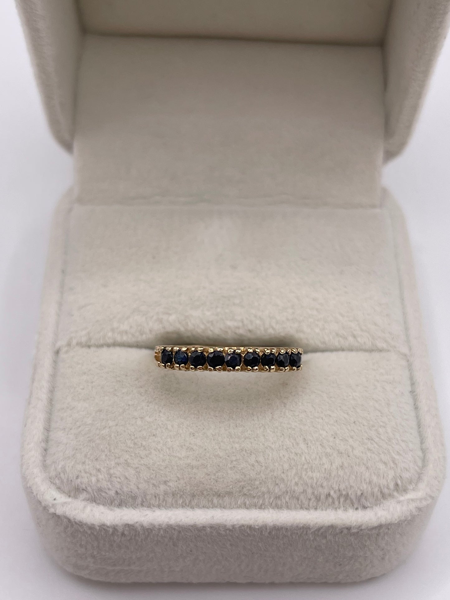 9ct gold sapphire ring
