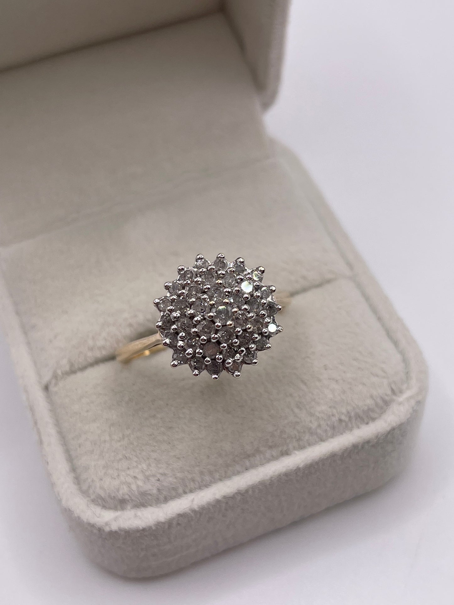 9ct gold diamond cluster ring
