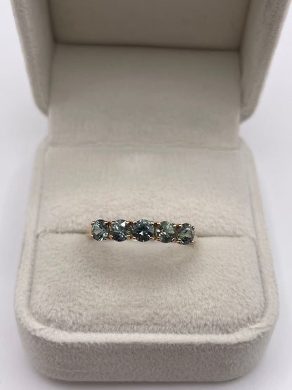9ct gold quartz ring
