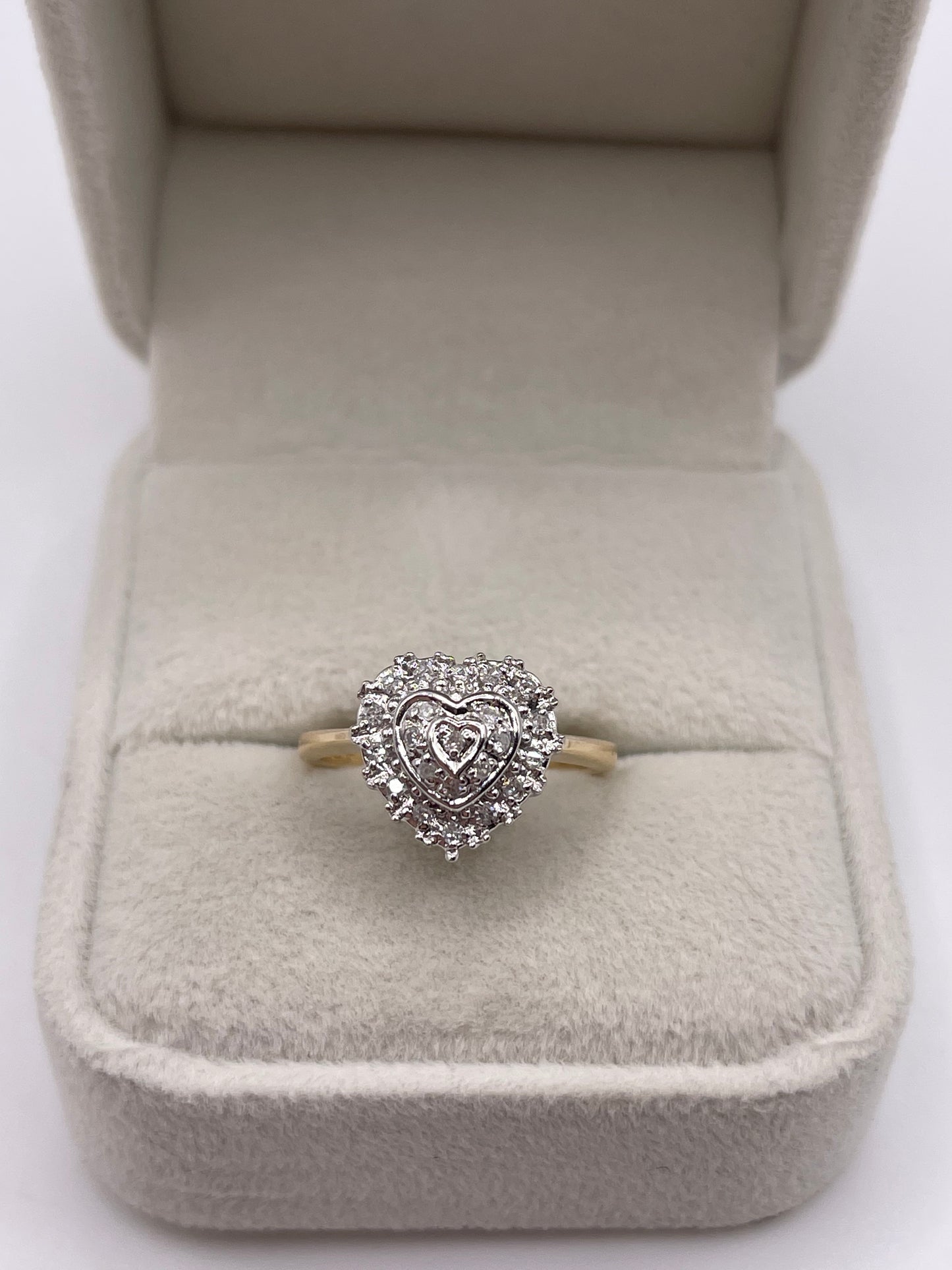 9ct gold diamond cluster ring