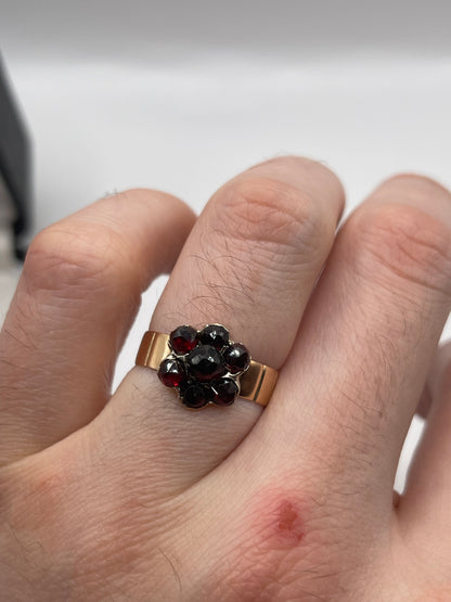 9ct rose gold garnet ring
