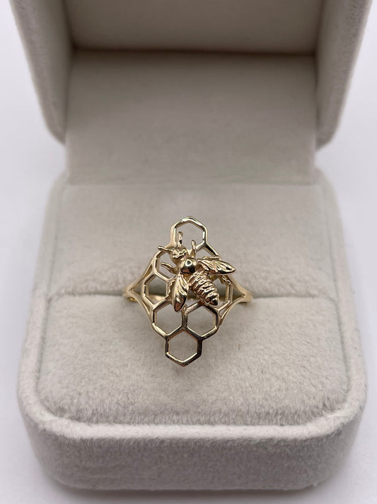 9ct gold bee ring