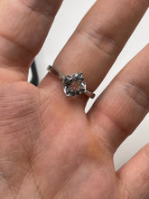 Load image into Gallery viewer, Silver topaz ring
