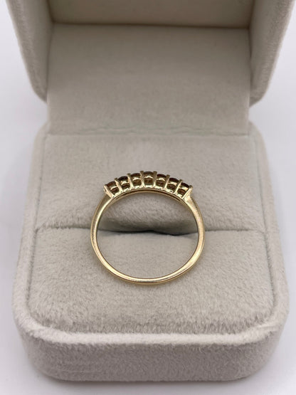 9ct gold quartz ring