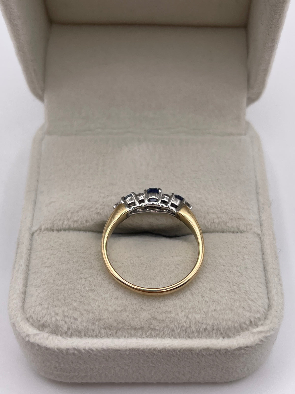 9ct gold sapphire and diamond ring