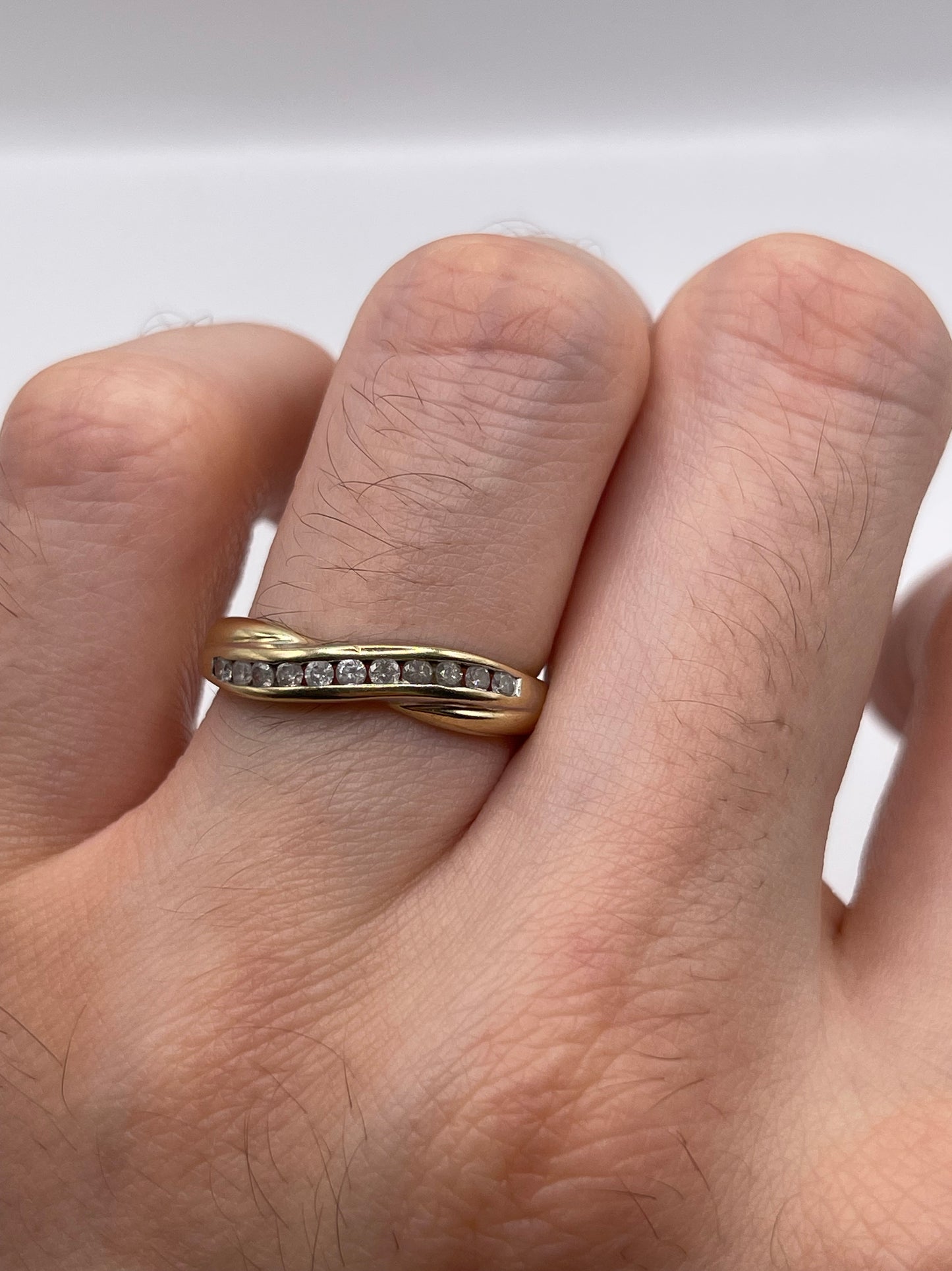 9ct gold diamond ring
