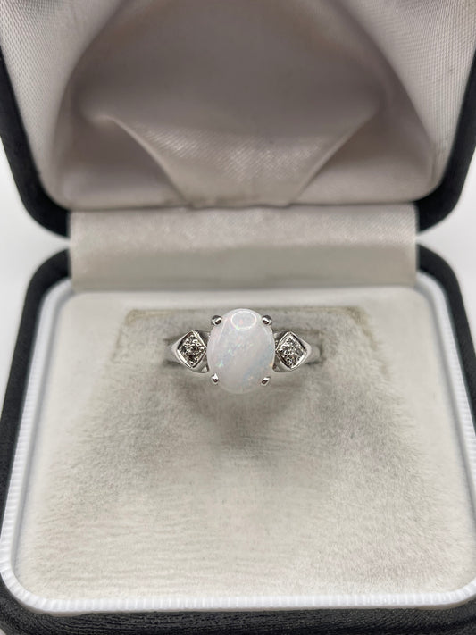 9ct white gold opal and zircon ring