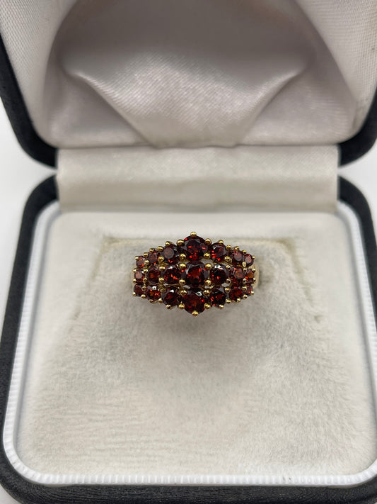 9ct gold garnet cluster ring