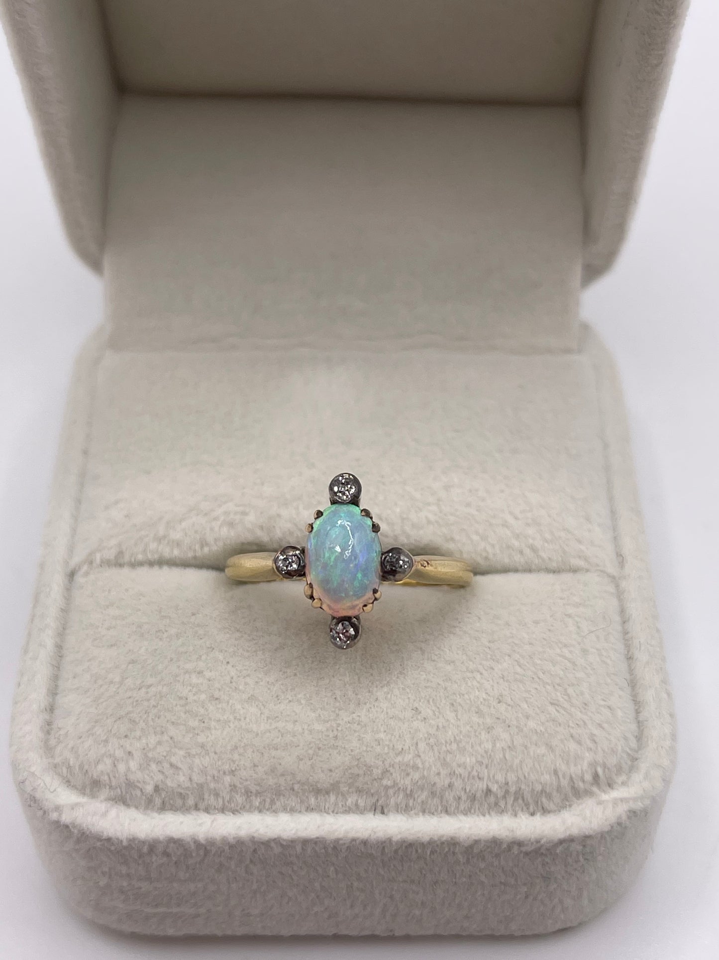 Antique 18ct gold opal and diamond ring