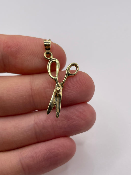 14ct gold scissors pendant