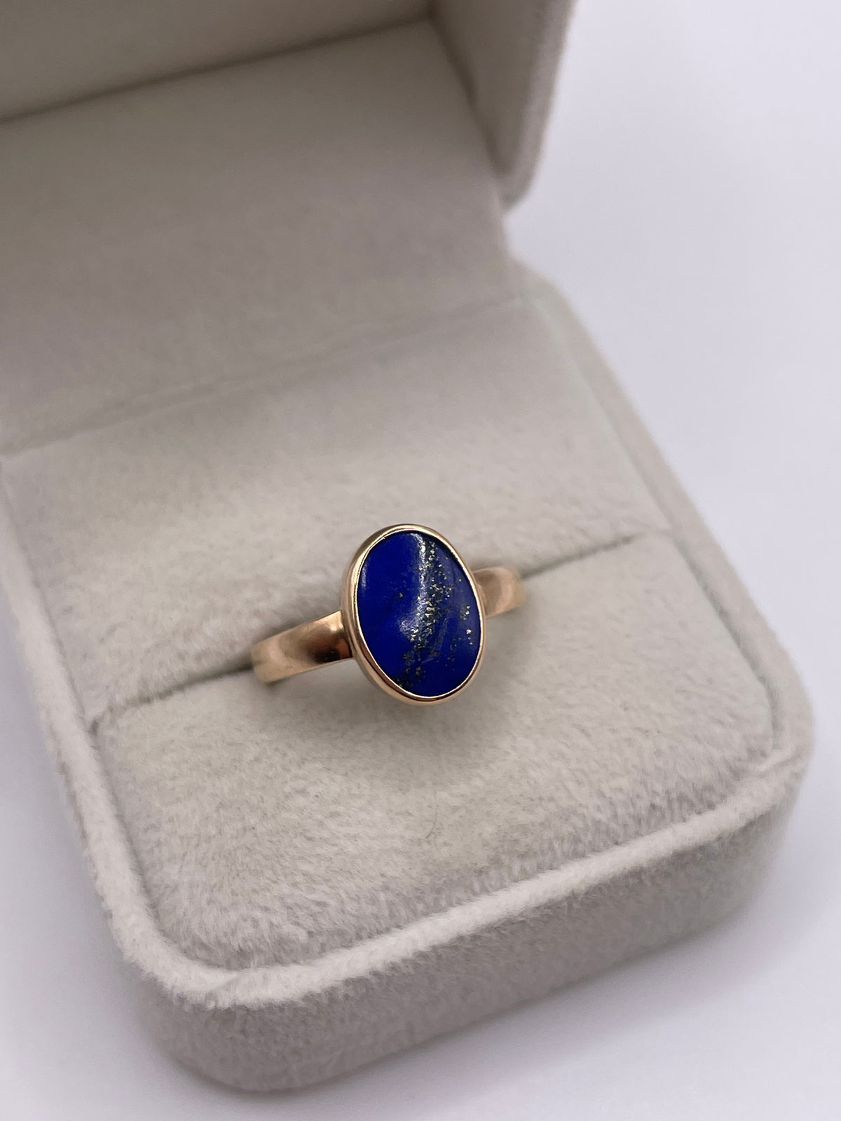 9ct gold lapis lazuli ring