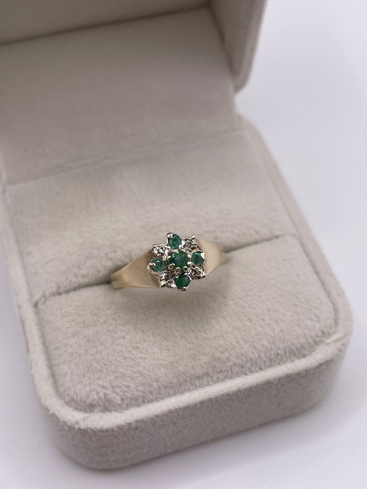 9ct gold emerald and diamond ring
