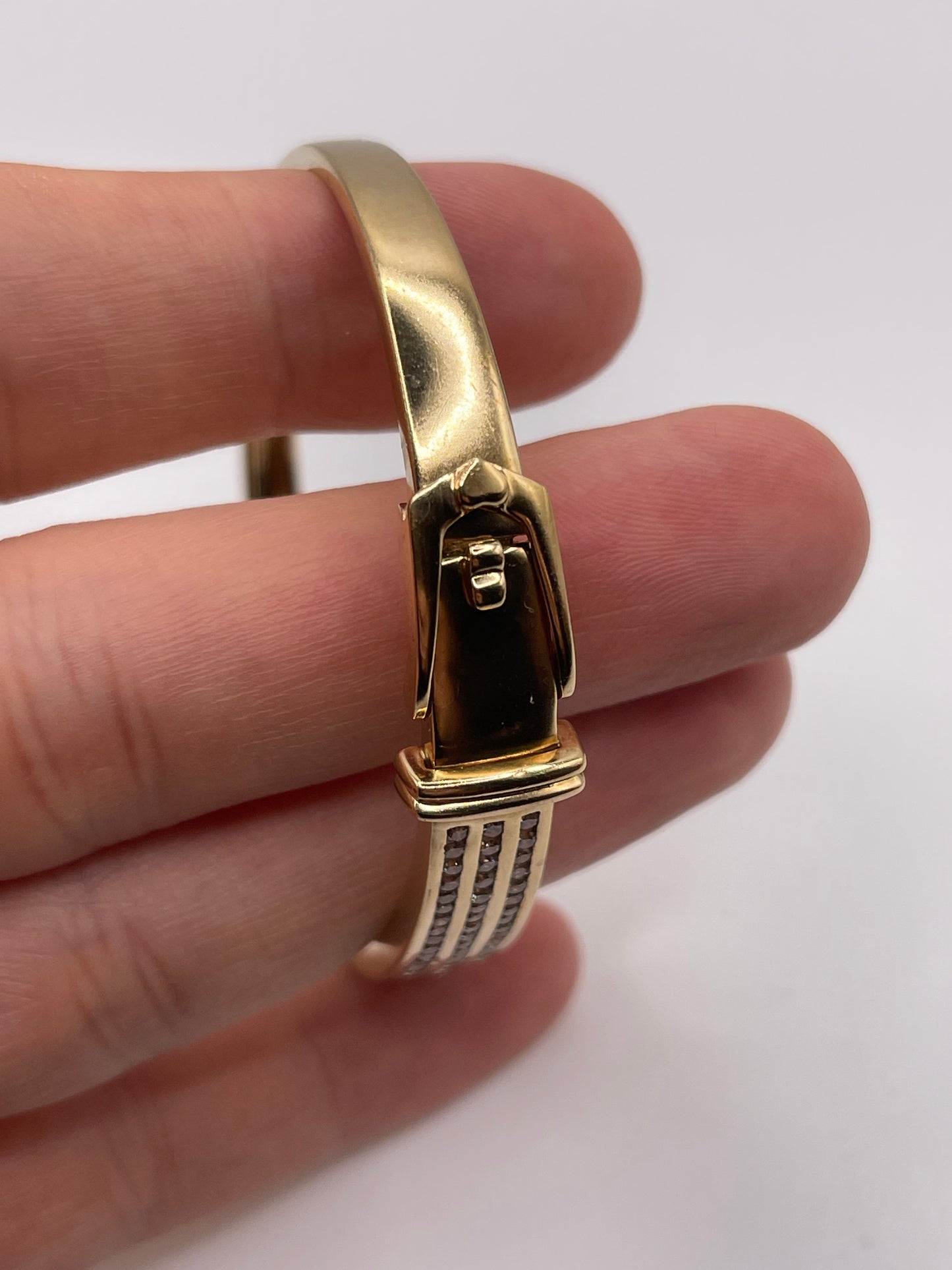 9ct gold 1.5ct diamond cluster bangle