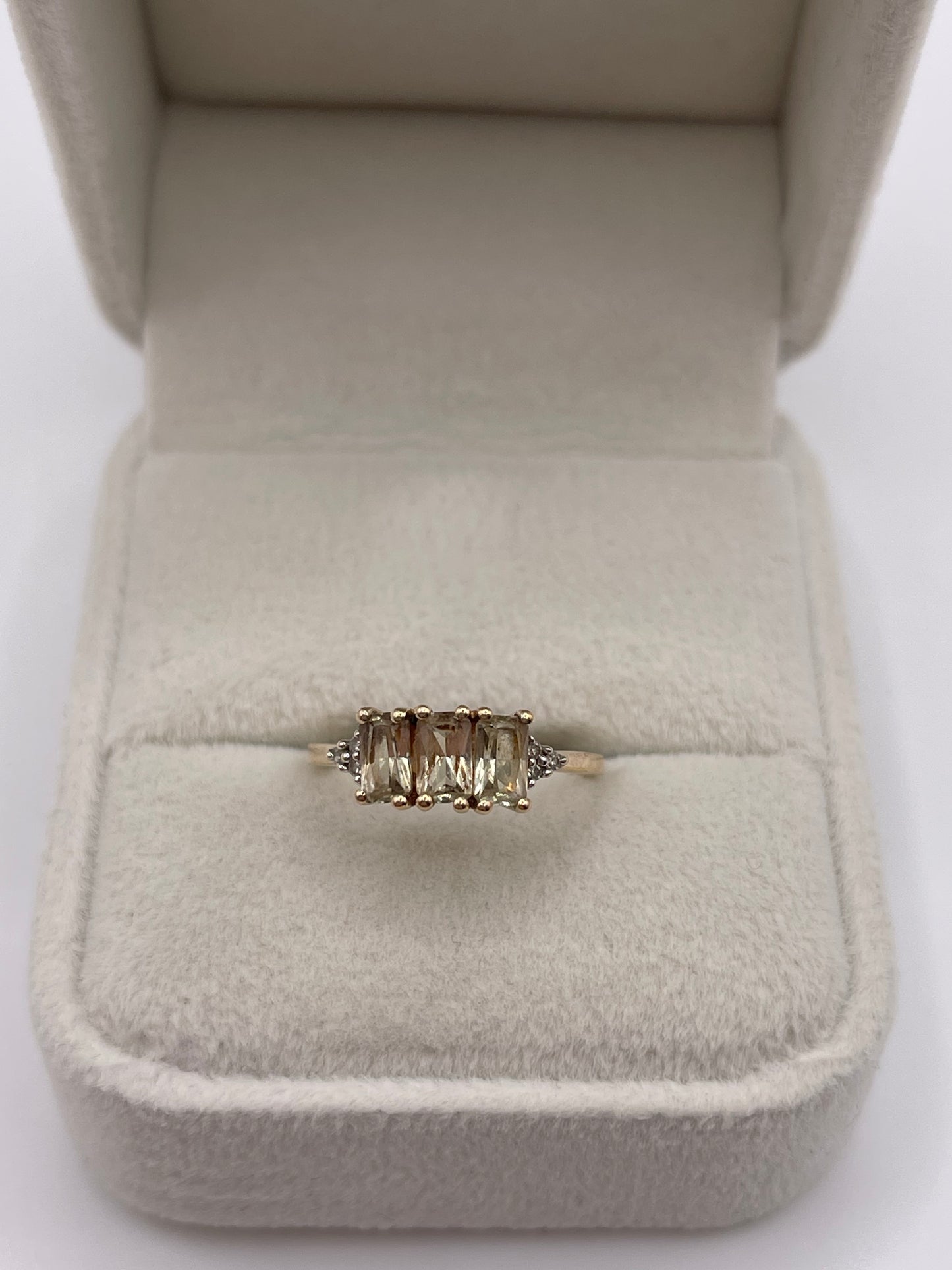 9ct gold quartz and diamond ring