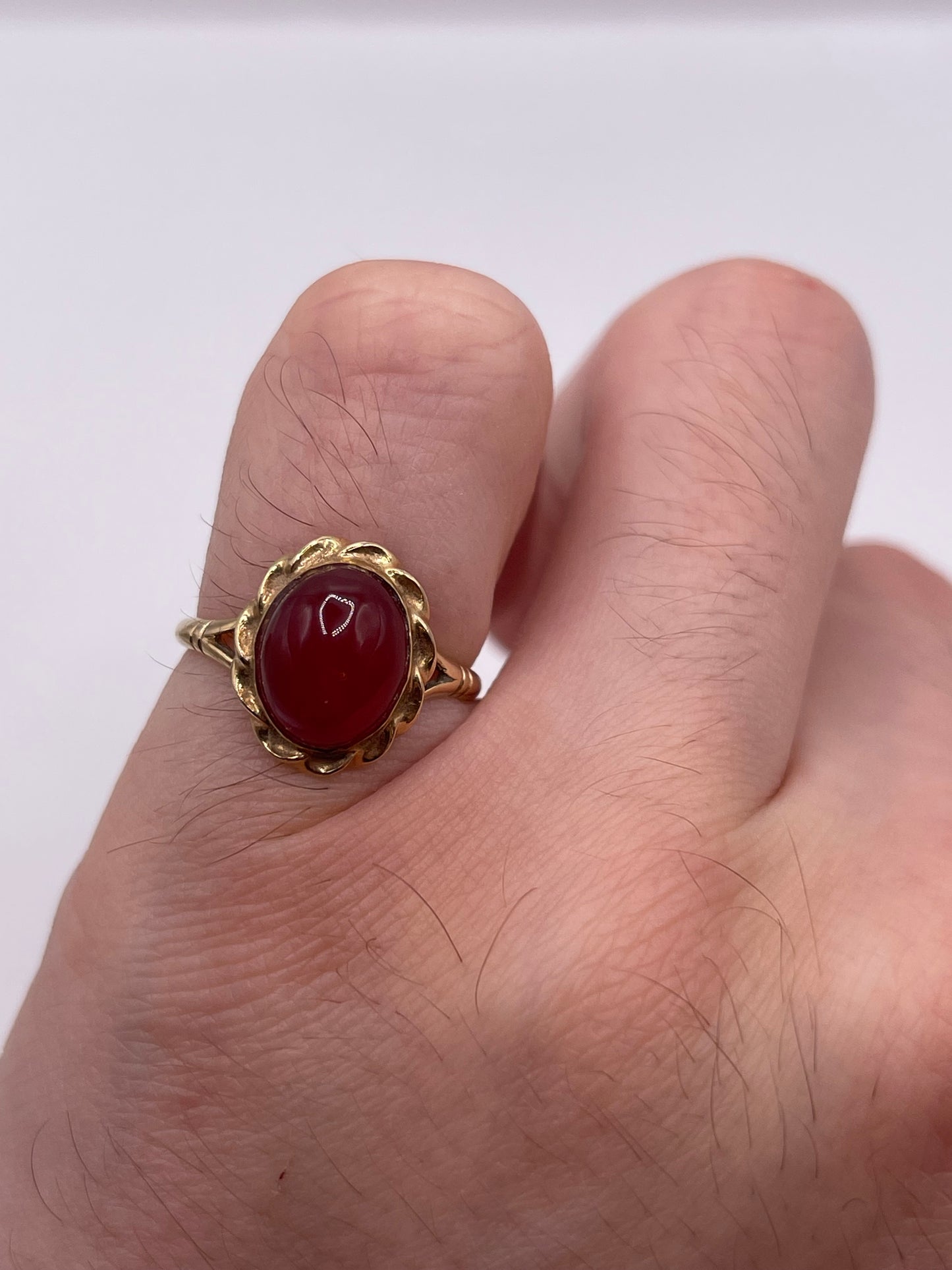 9ct gold carnelian ring