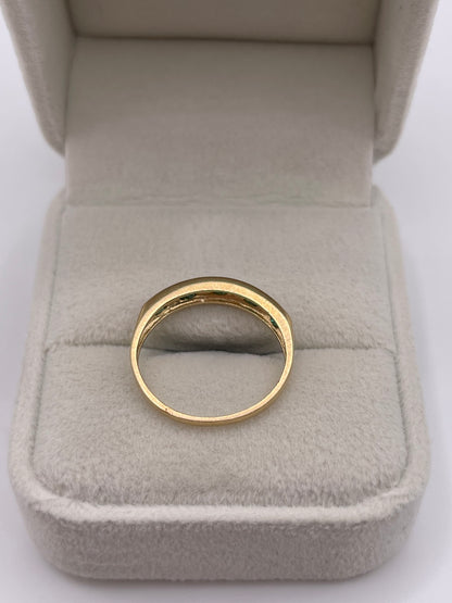 9ct gold emerald and diamond ring