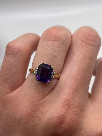 18ct gold amethyst and diamond ring