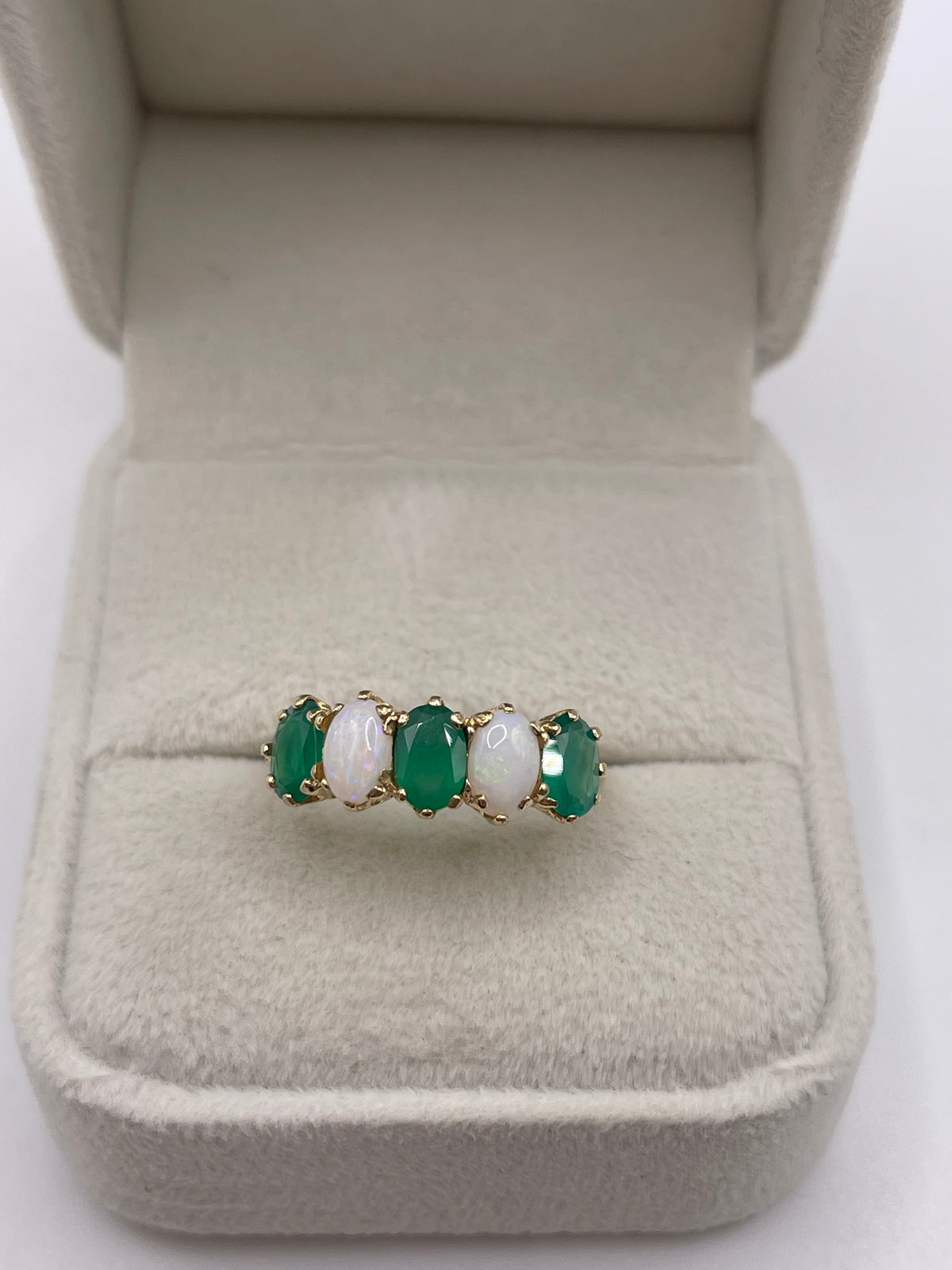 9ct gold green agate and opal ring
