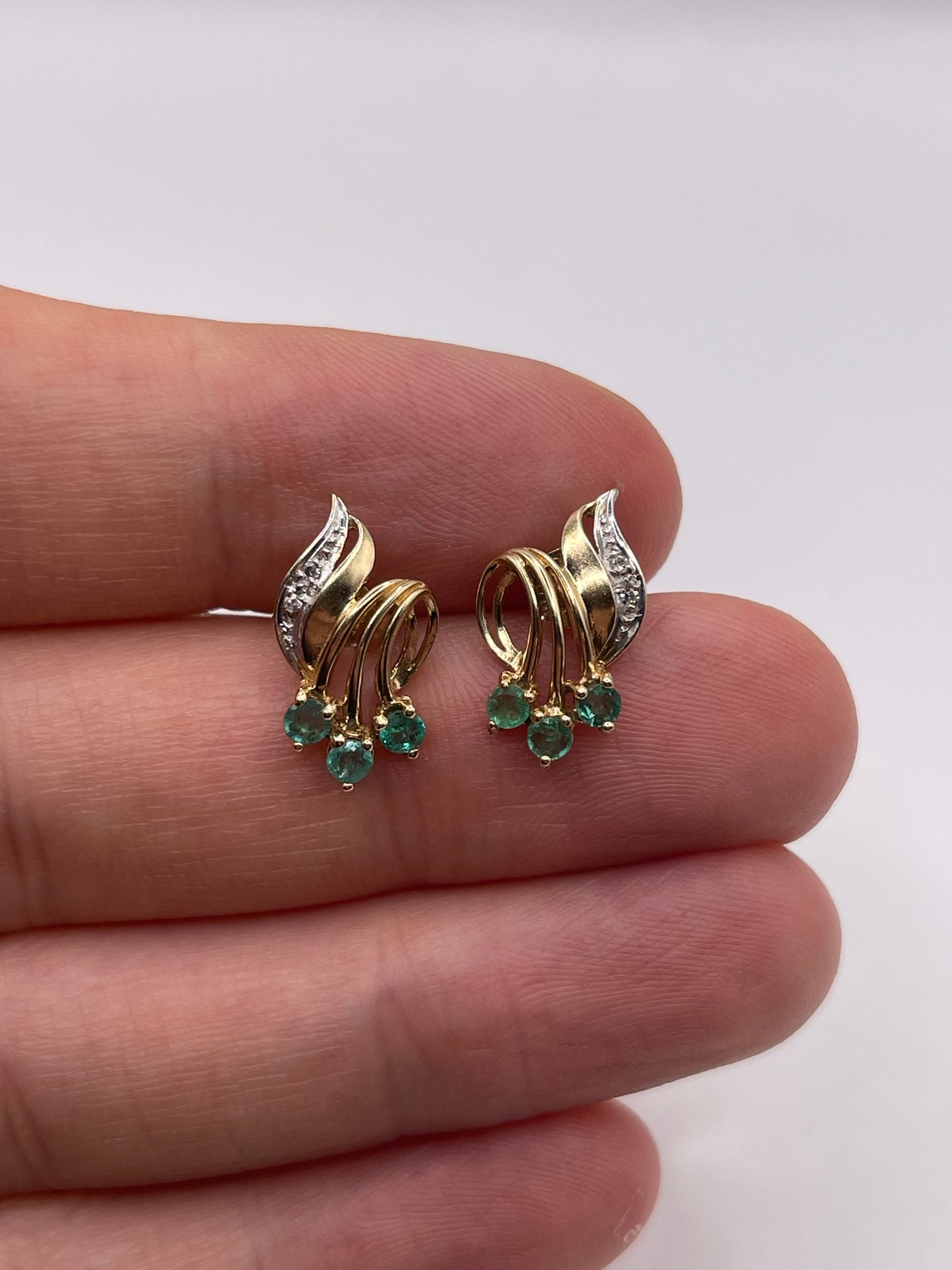 9ct gold emerald and diamond earrings