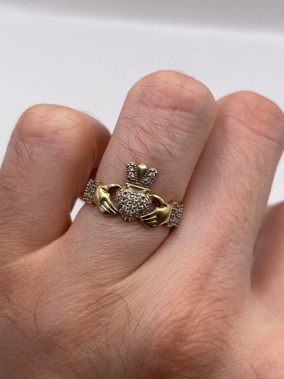 9ct gold cz claddagh ring