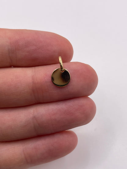 9ct gold medallion pendant