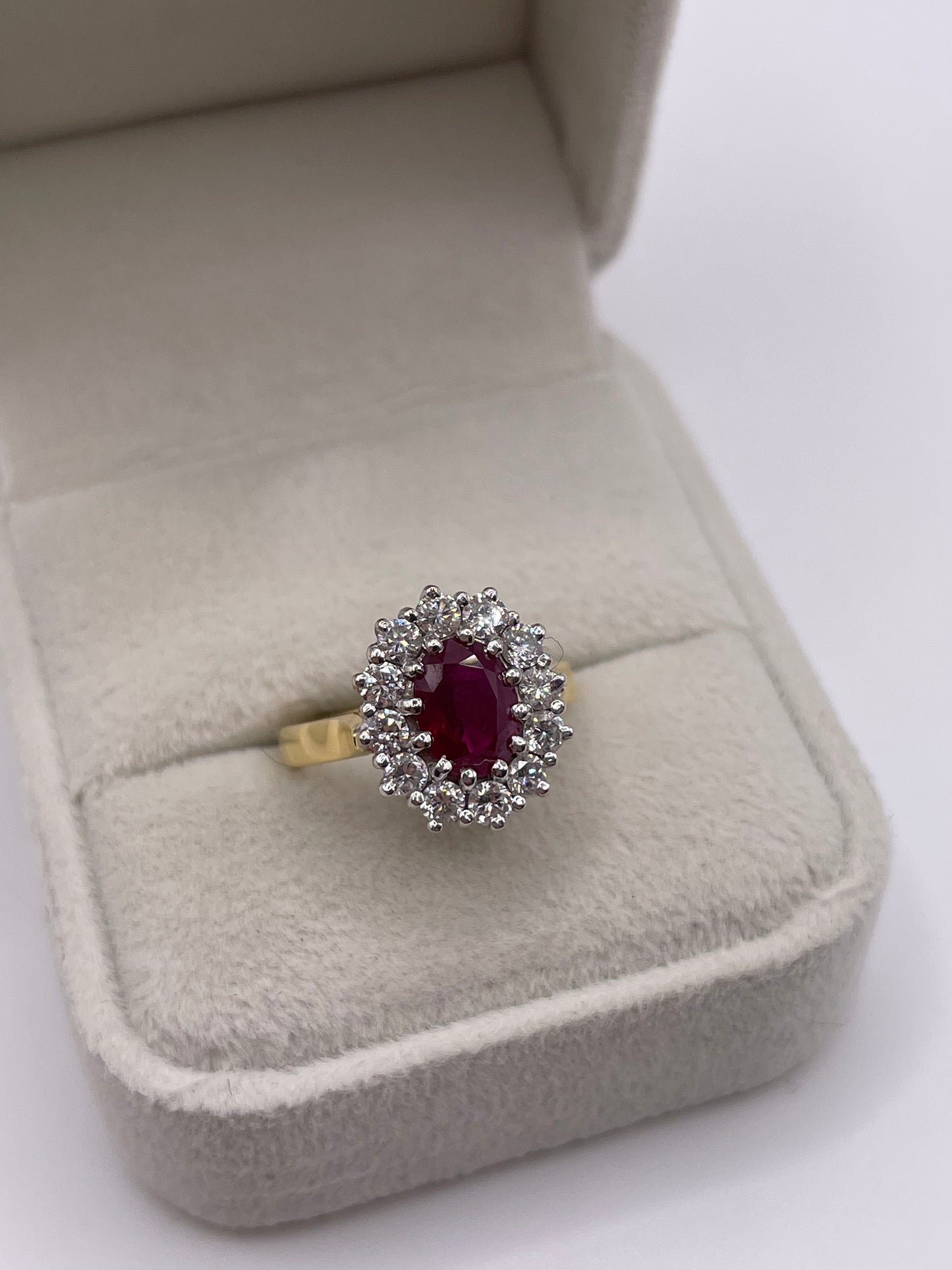 18ct gold ruby and diamond ring