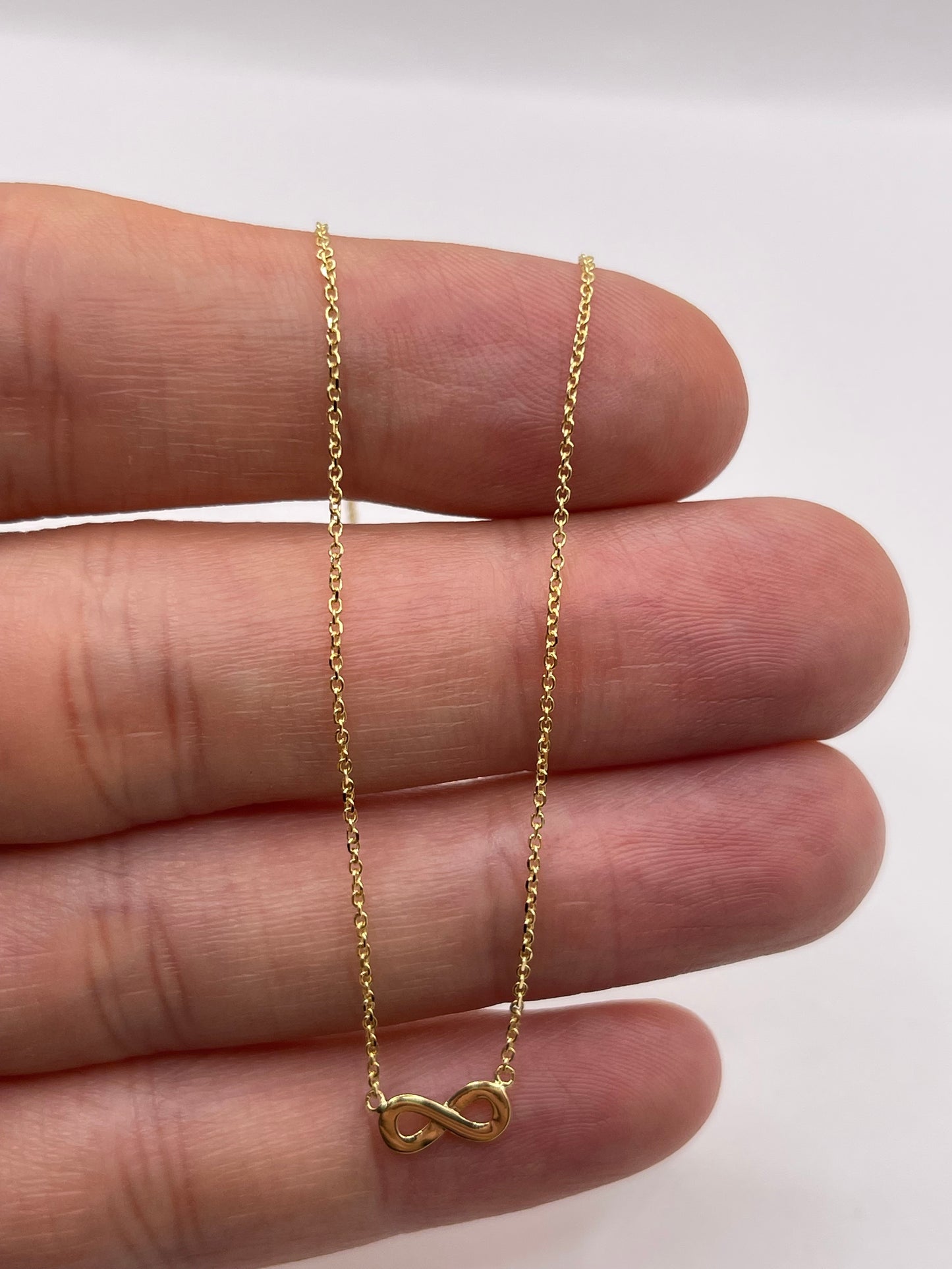 9ct gold infinity necklace