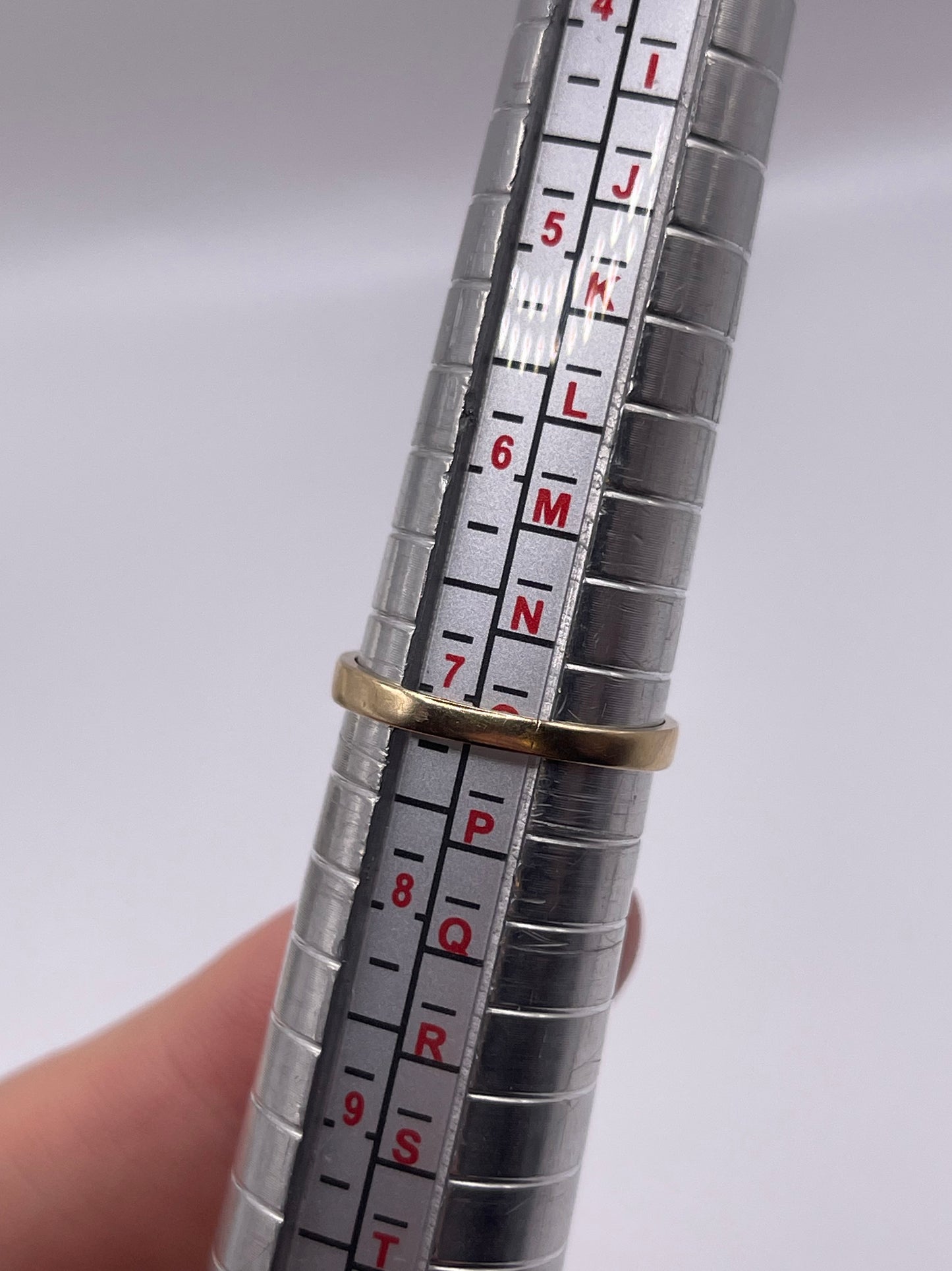 9ct gold sapphire and diamond ring