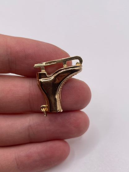 9ct gold ice skate charm